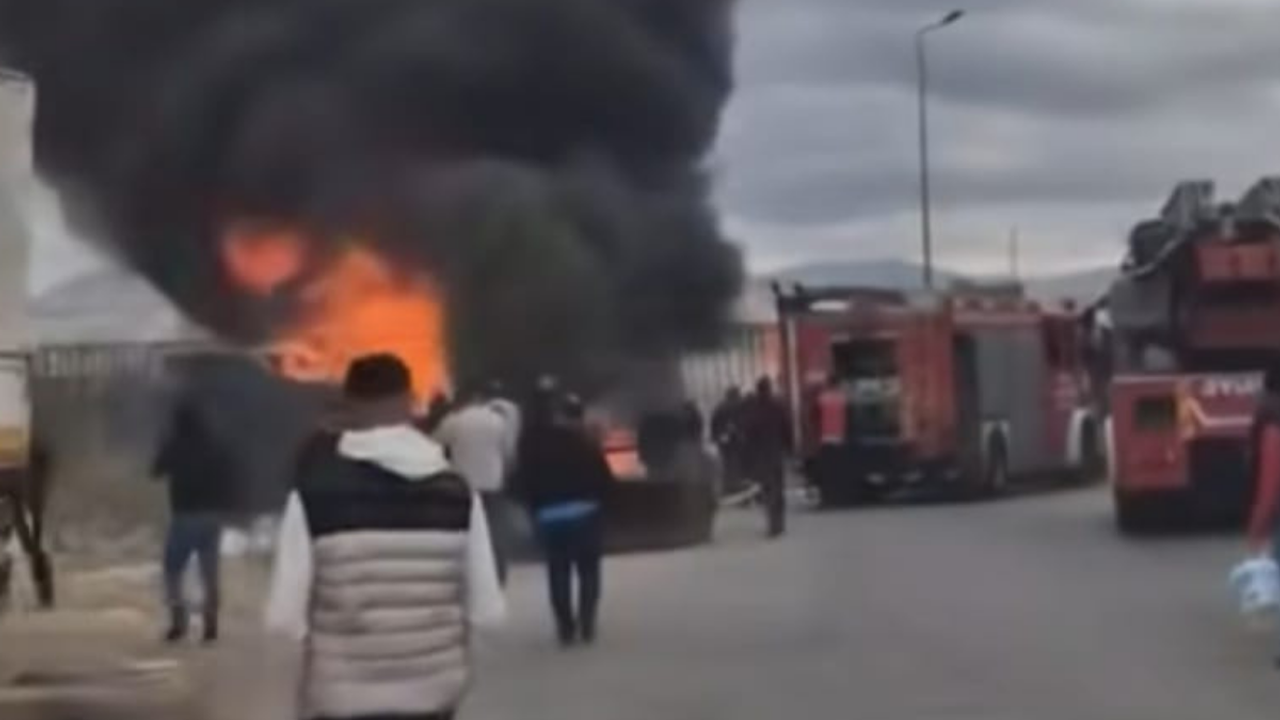 Kayseri’de faciadan dönüldü: Hal kompleksinde yangın