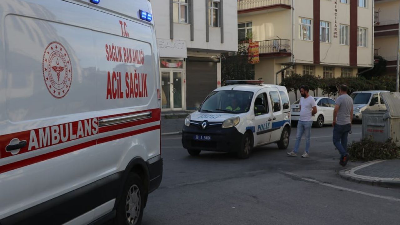 Kayseri’de öğrenci servisi ile otomobil çarpıştı: Çok sayıda yaralı var!
