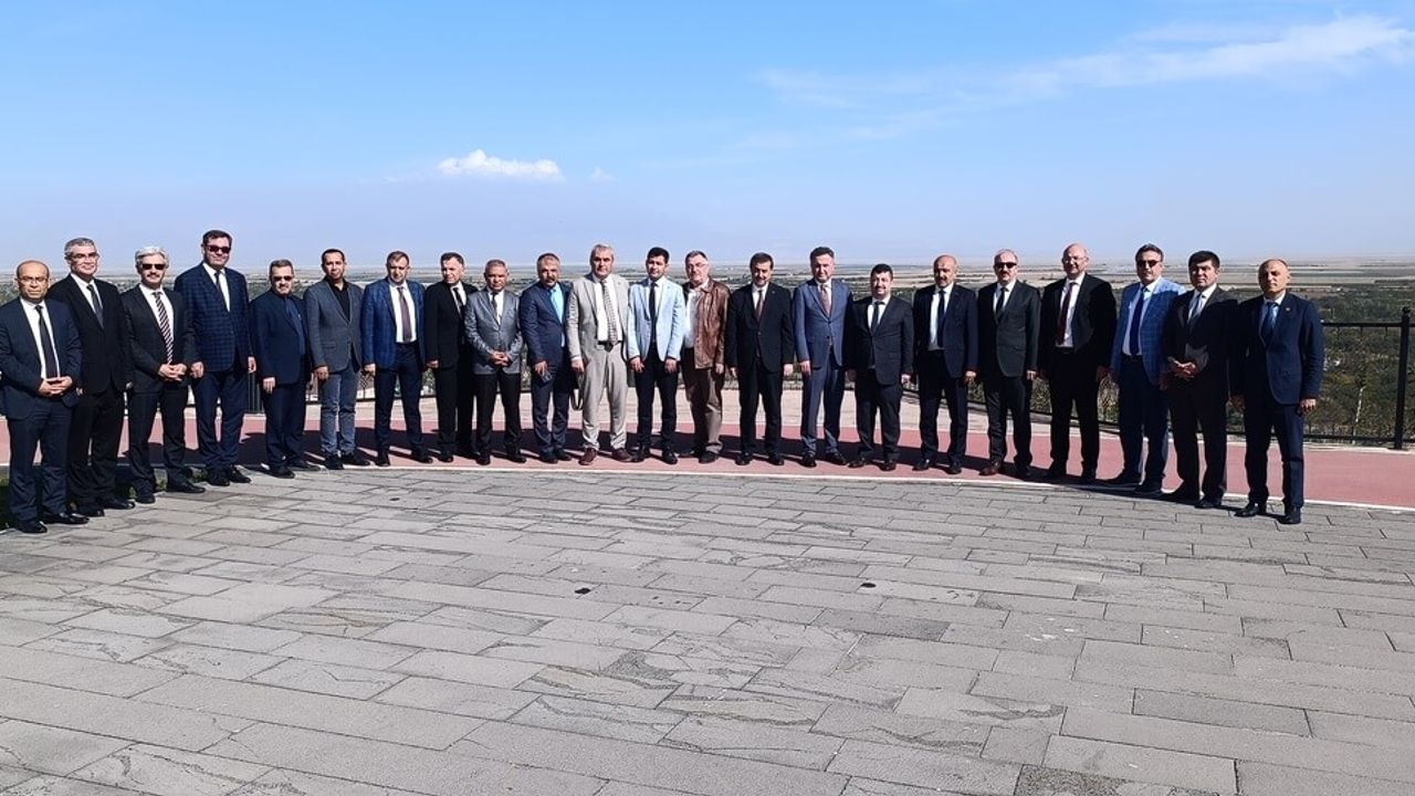 Kayseri’nin Yeşilhisar ilçesinde 16 müdürle dikkat çeken istişare toplantısı!