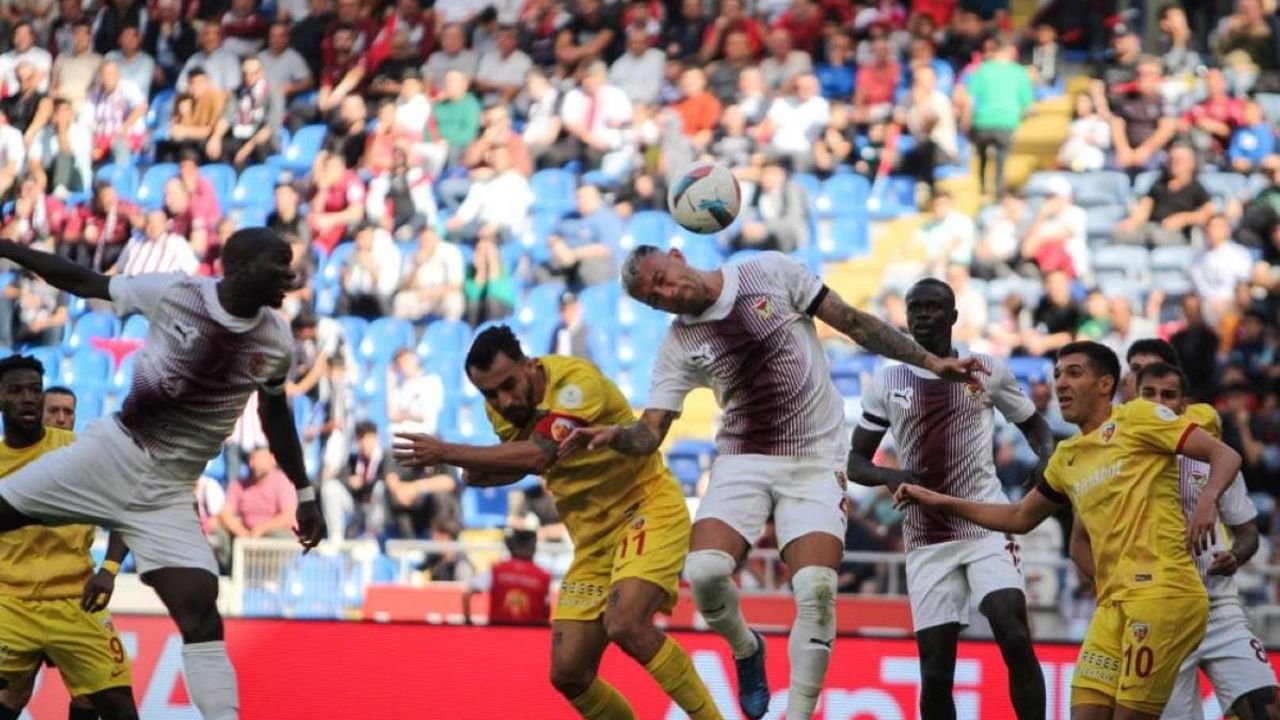 Kayserispor’da görüntü var ses yok! İlk yarı sona erdi