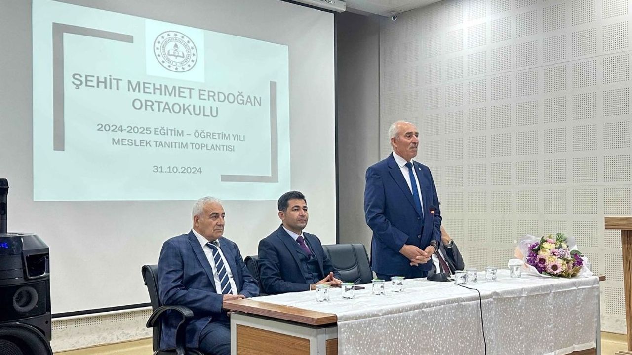 Meslek tanıtım toplantısı ilk o okulda başladı