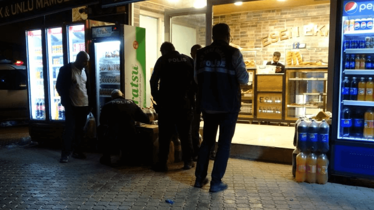 İlginç Bıçaklı Kavga: Birbirlerini Yaralayıp Birlikte Hastaneye Gittiler!