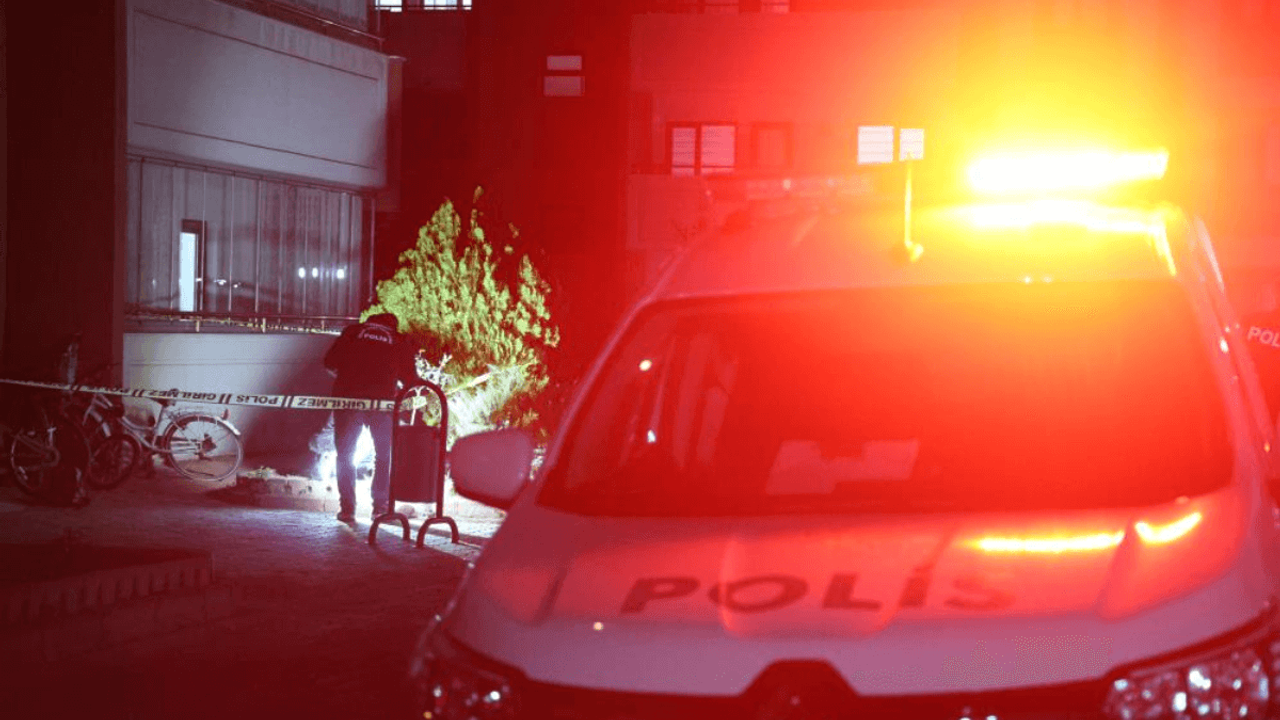 Kadın öğretmen özel ders vermeye gittiği sitede vahşice katledildi!