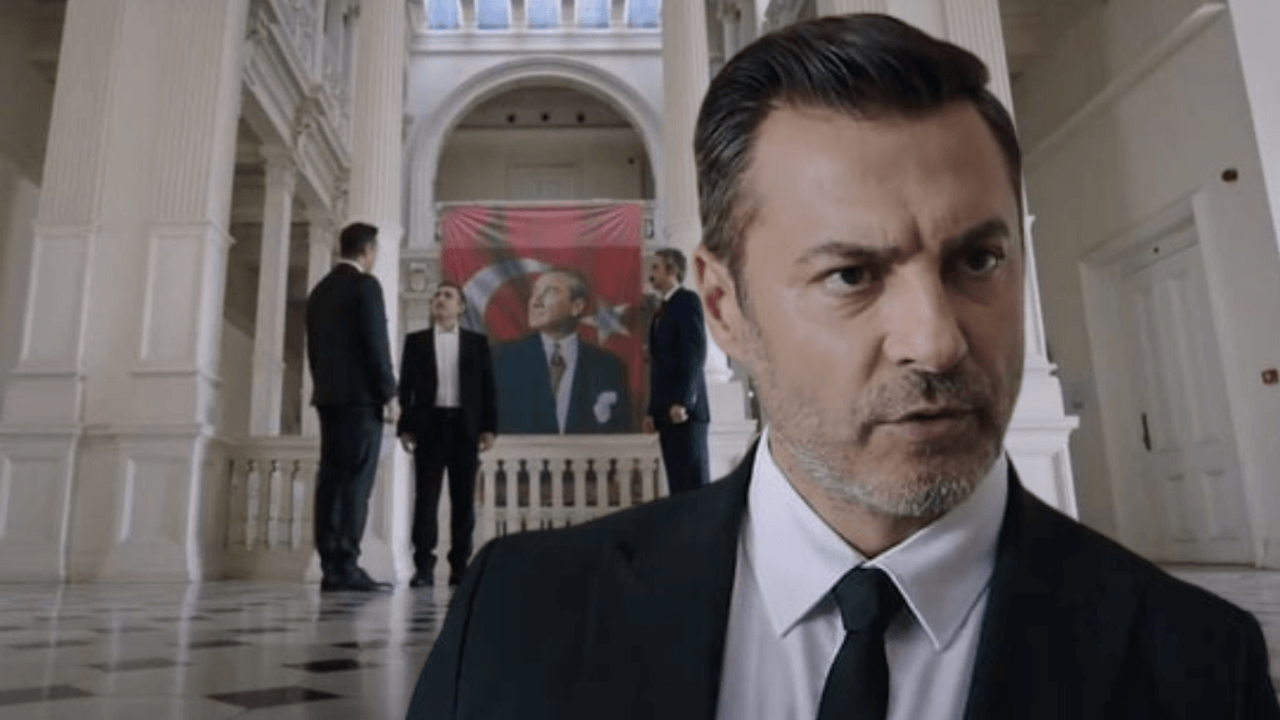 Kızılcık Şerbeti ‘Atatürk’ten rahatsız olma’ sahnesiyle sosyal medyayı salladı!