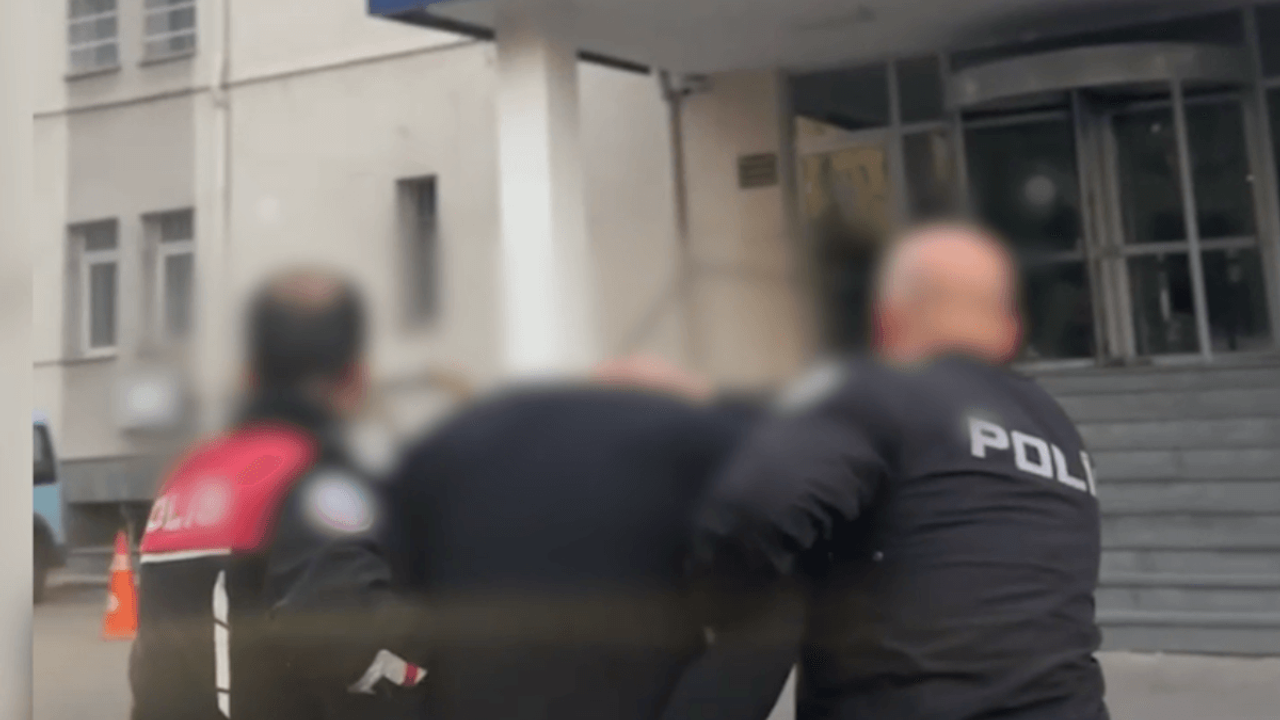 Kayseri’de şüphelenerek durdurulan araçtan cezaevi firarisi çıktı!