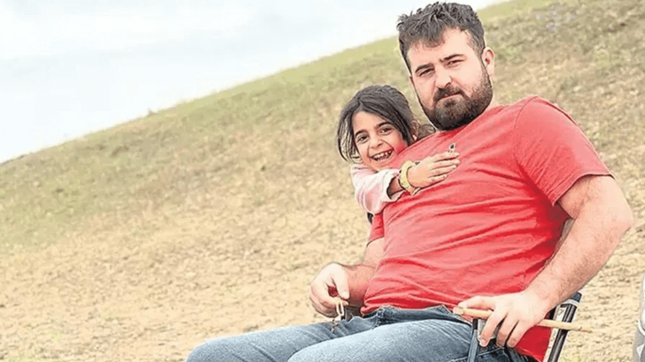 Narin’in ağabeyinden şaşırtan paylaşım! Üst üste paylaşıp hemen sildi!