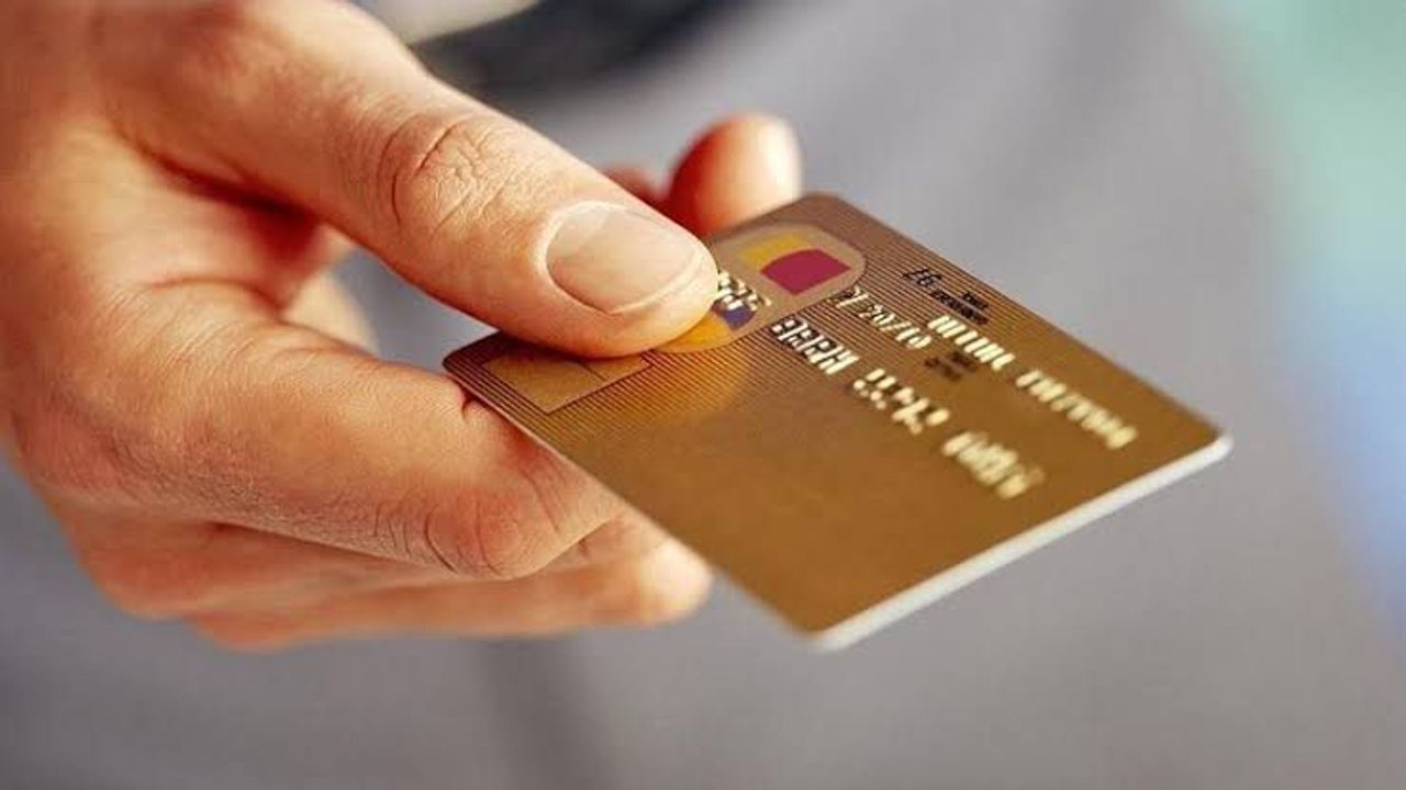 Bir tek o banka açıkladı! Kredi kartı sahiplerine 750 lira destek verecekler