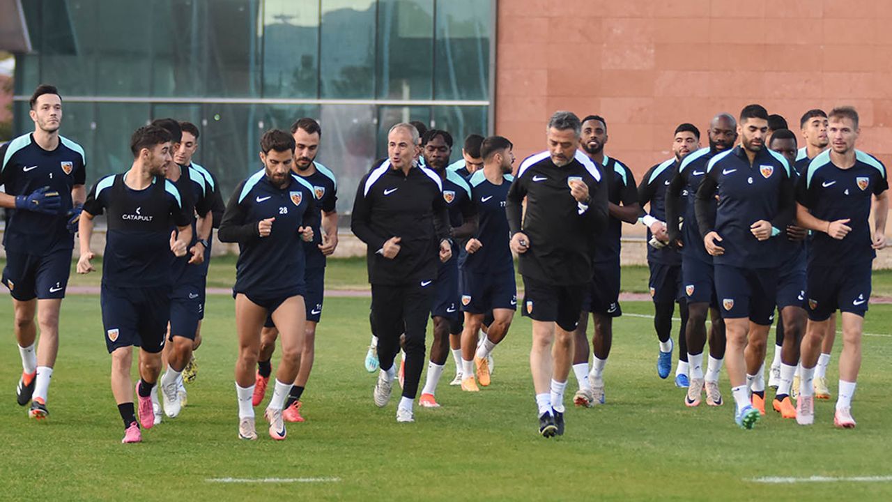 Kayserispor’da bahar havası! İki futbolcu takıma katıldı