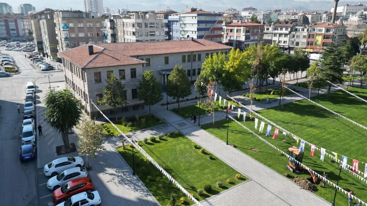 Kayseri'de eski taş bina sanat merkezine dönüşüyor