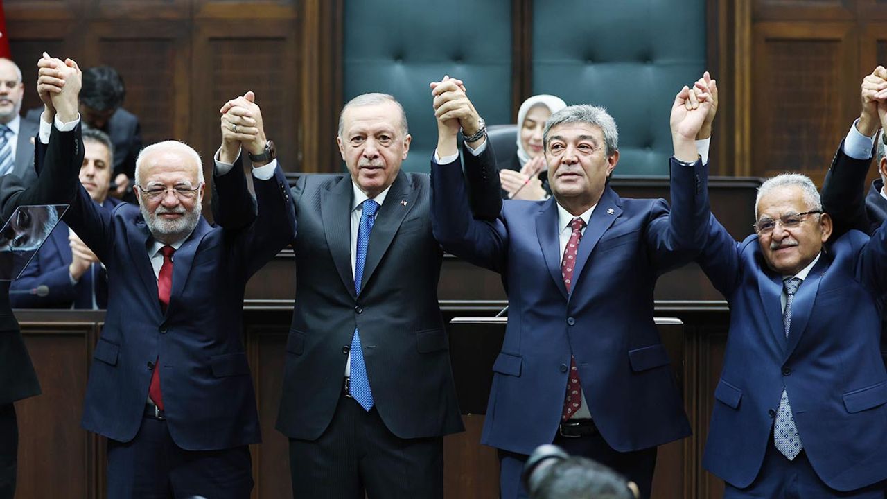 Başkan Büyükkılıç'tan Ak Parti'ye geçen Dursun Ataş'a tebrik!