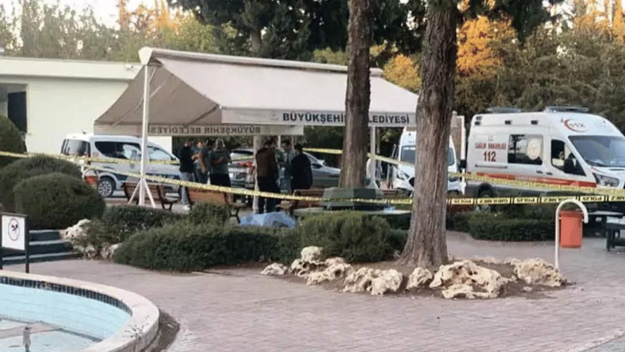 3 kadın öldürüldükleri mezarlıkta son yolculuklarına uğurlandı!