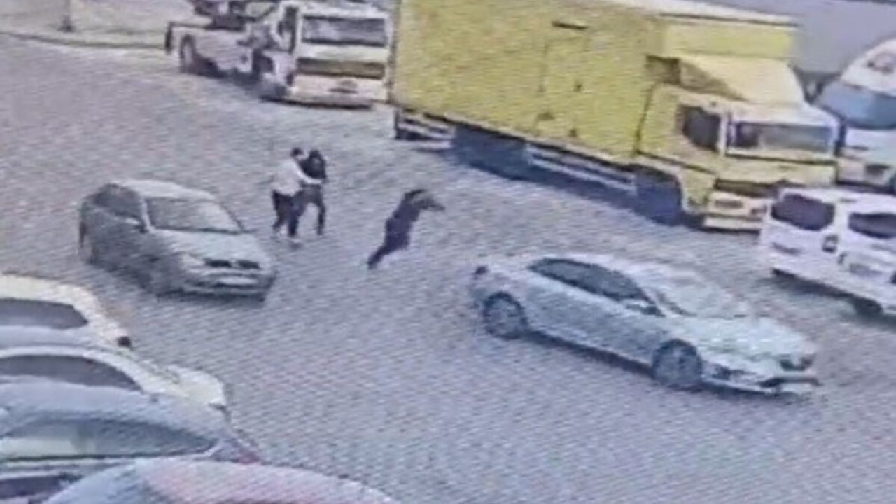 Gündüz gözüne otomobil kurşunladılar!