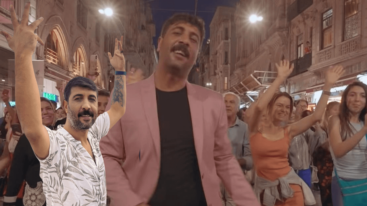 Kayserili sanatçı o ünlü isimle uçakta buluştu! Pozları olay oldu!