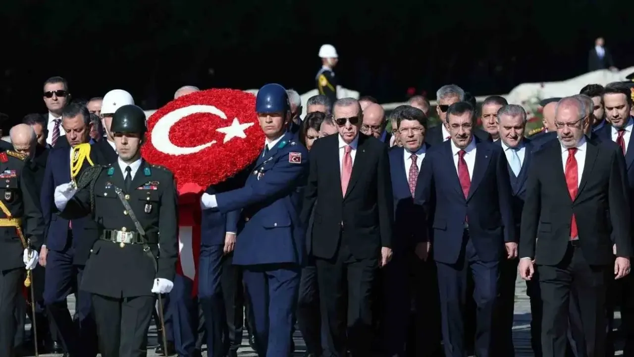 Cumhuriyet Bayramı’nda tepki çeken detay: O isim yine yoktu!