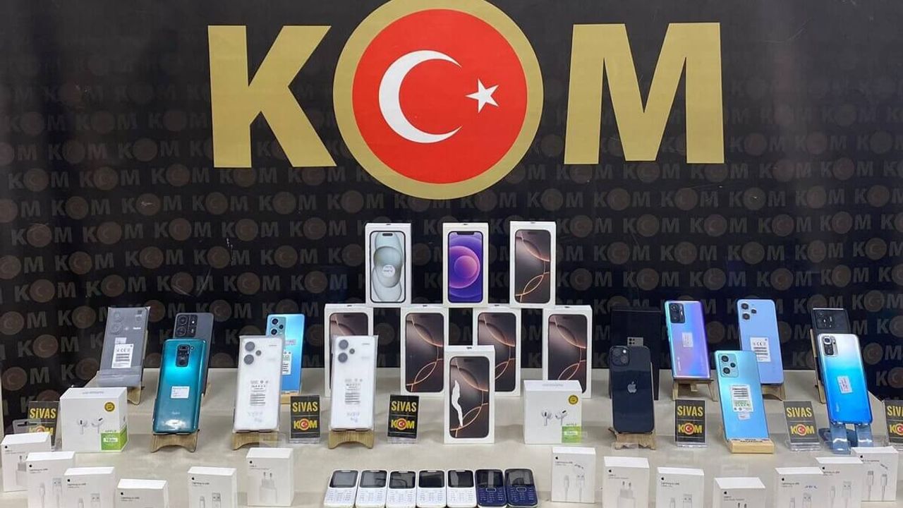 Sivas'ta 1 milyon TL değerinde kaçak telefon ele geçirildi!