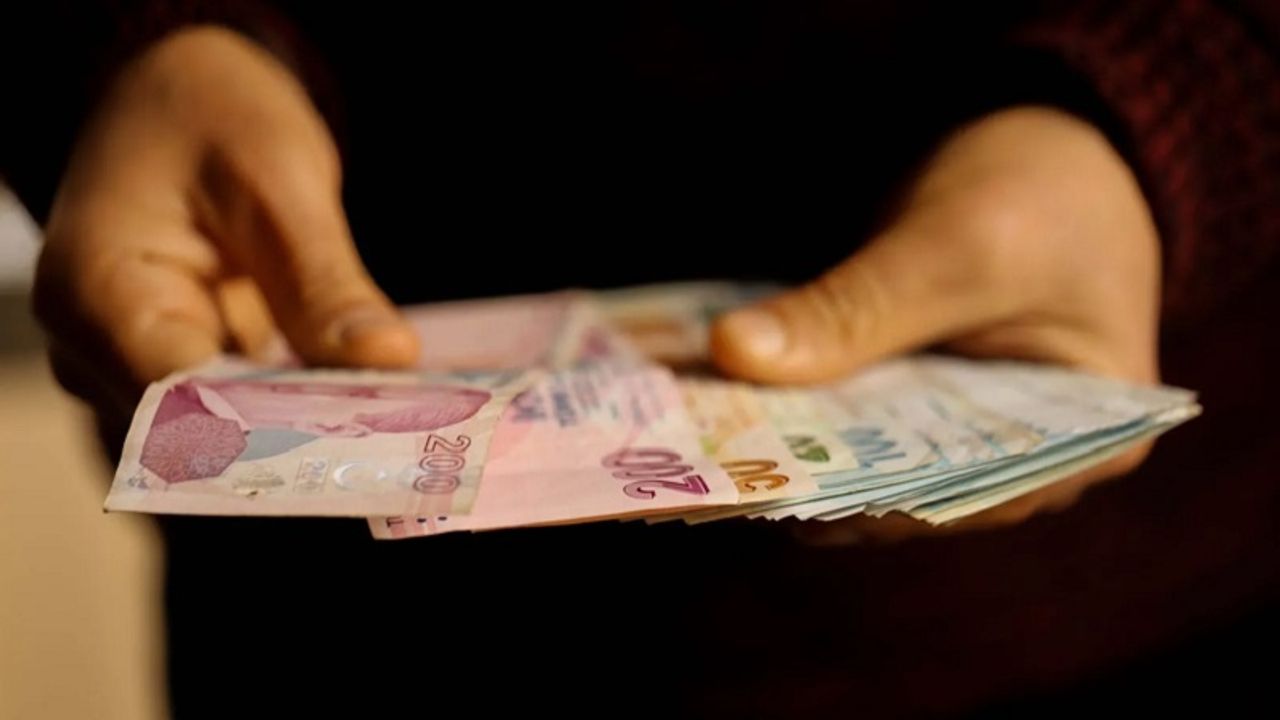 Emekli ve asgari ücretli dikkat! Zamlı maaşlar aylar öncesinden belli oldu