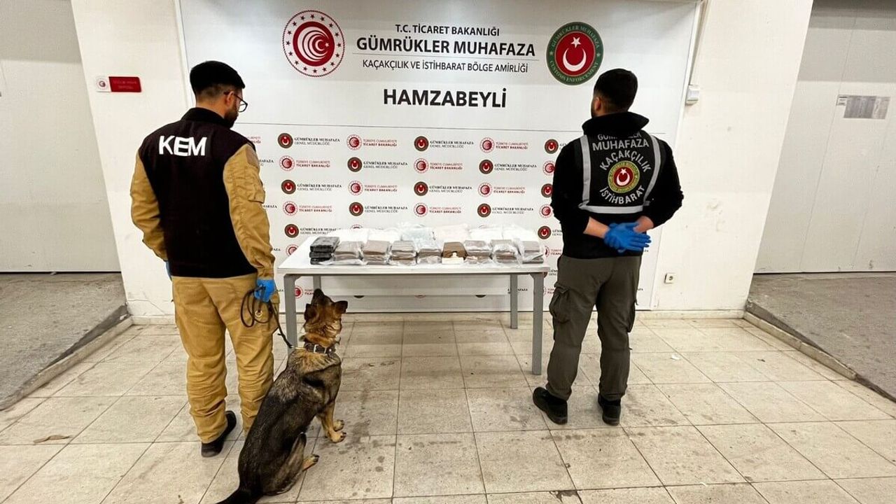 Yakın takibe alınan araçta, 103 milyon lira değerinde uyuşturucu madde ele geçirdi!