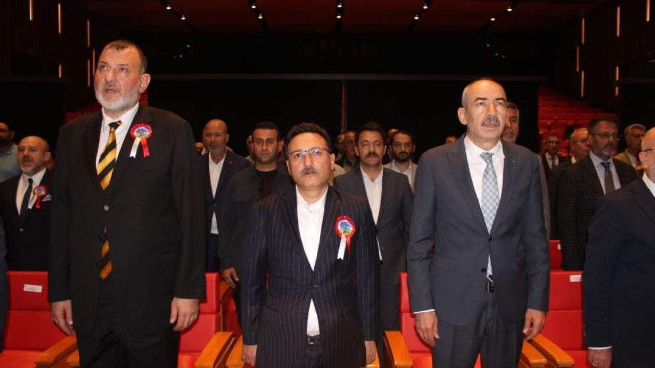 Kayseri'de Yılın Ahisi Kaftanını Giydi!