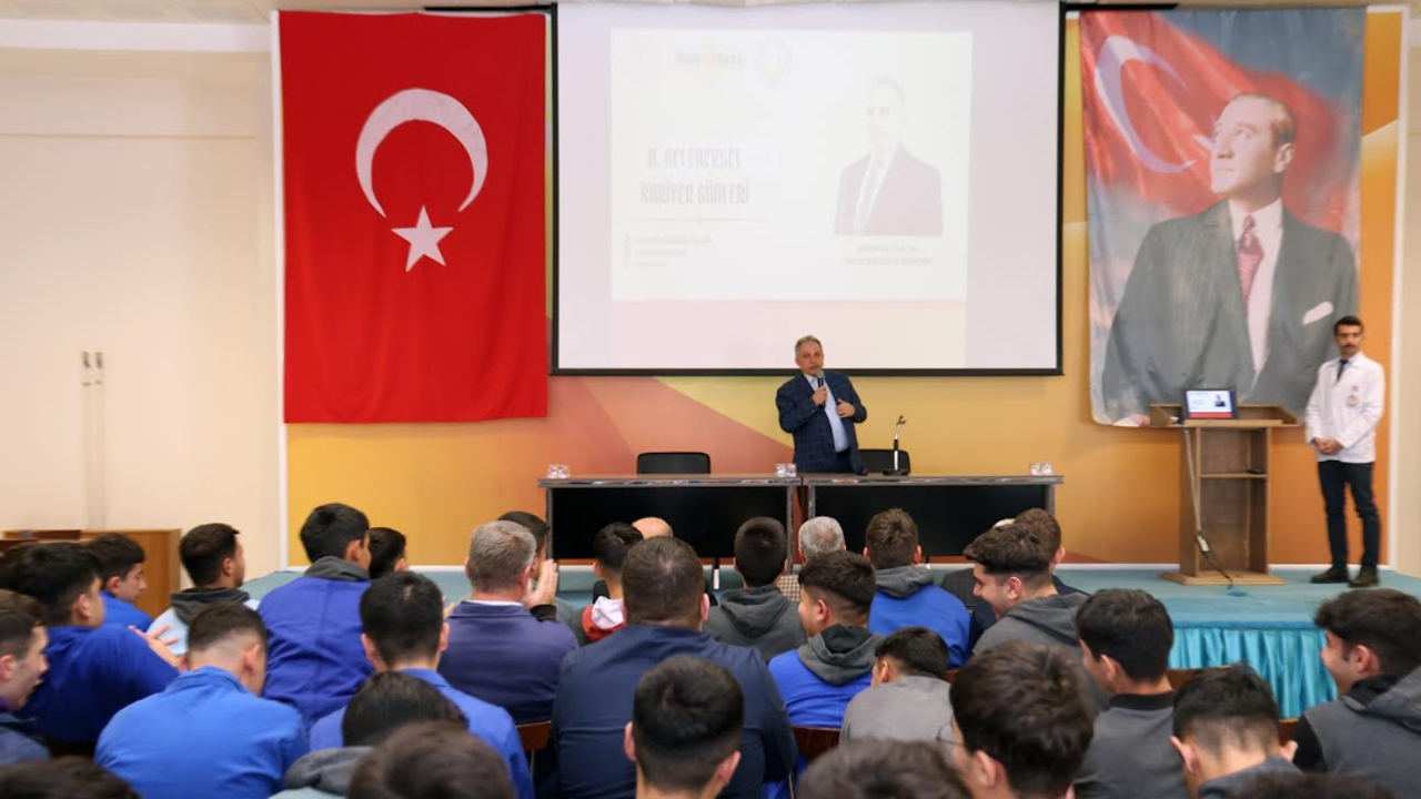 Mustafa Yalçın: Geleceğimizin teminatı altın bilezikli gençlerimizdir