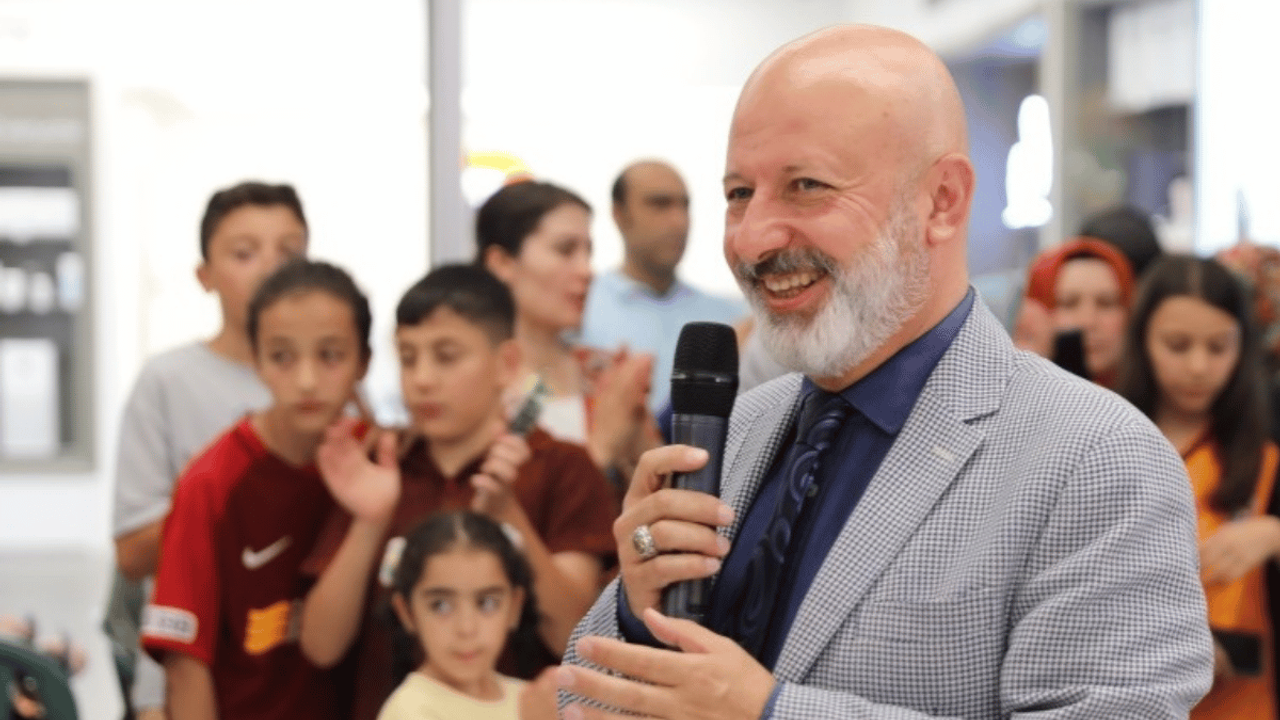 Başkan Çolakbayrakdar Çocuk Kulübü’nde eğlenceli anlar yaşadı