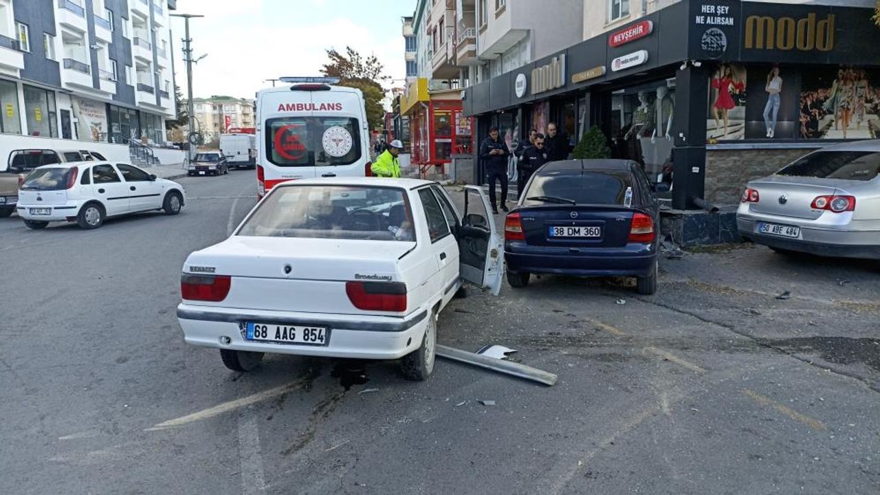 2 genç kız kazadan kıl payı kurtuldu!
