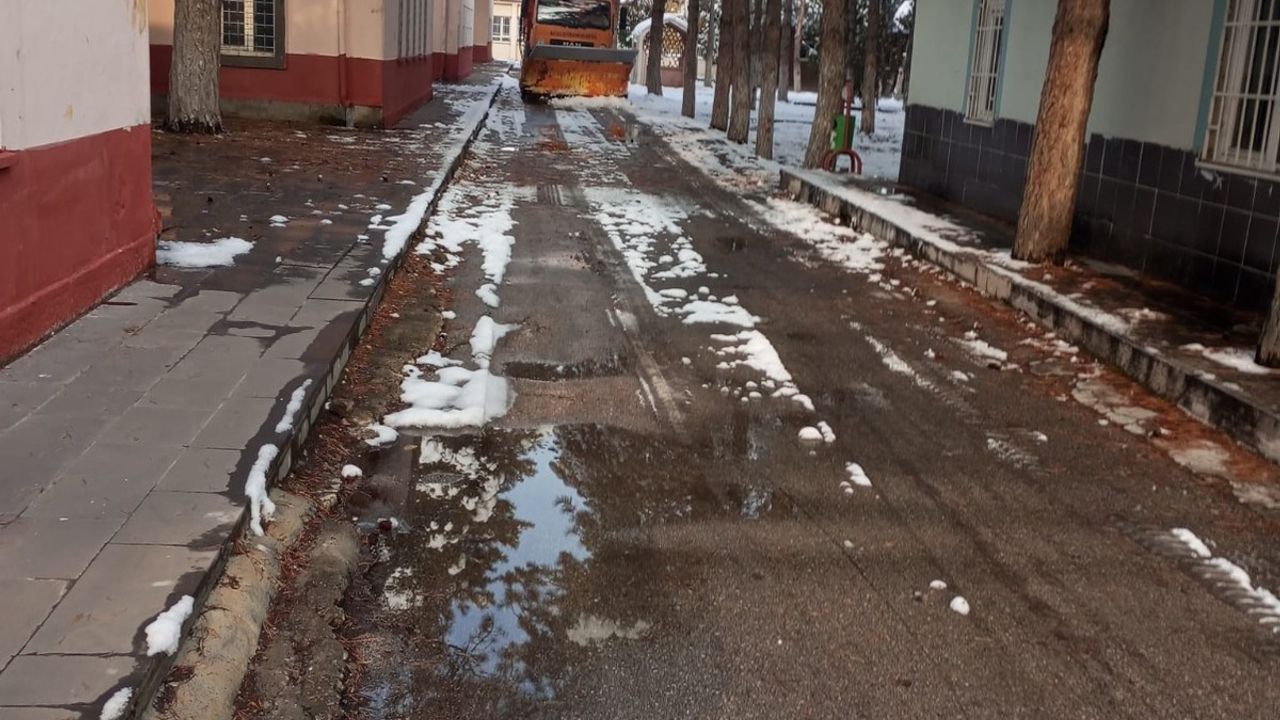 Büyükşehir Belediyesi okulların talebine kayıtsız kalmadı