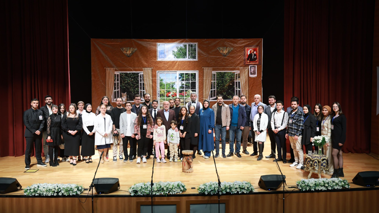 Kayseri Üniversitesi Necip Fazıl Kısakürek’in eserini seyircilerle buluşturdu