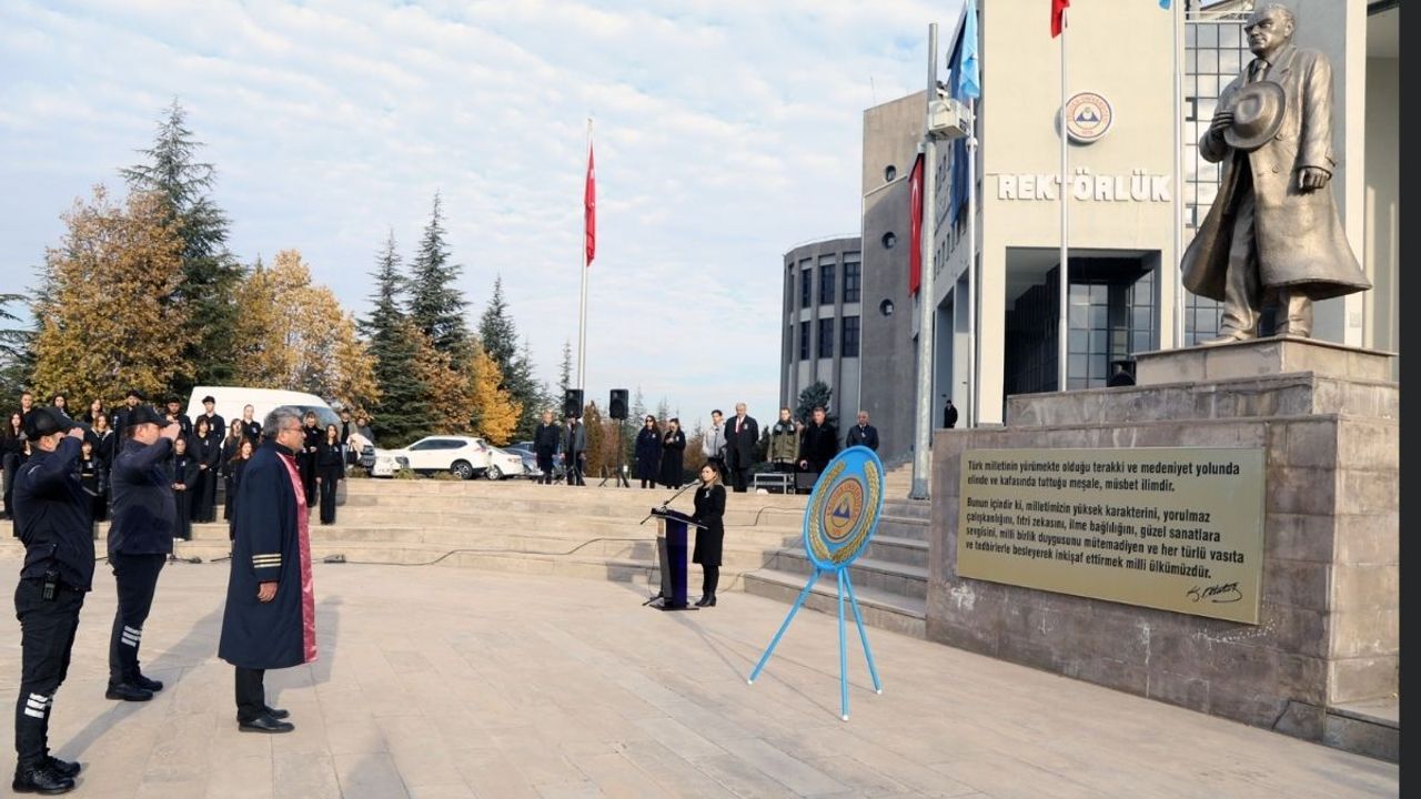 Erciyes Üniversitesi Atatürk'ü andı