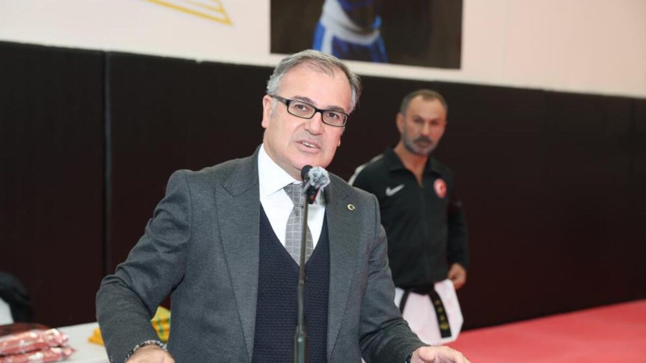 Başkan Özdoğan genç sporcuların sevincine ortak oldu!