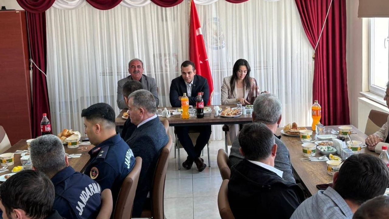Felahiye’de görev değişimi: İlçeye veda etti!