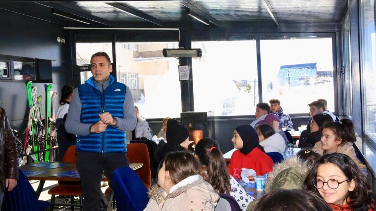 Kayseri Emniyet Müdürü Erciyes’te sporcularla bir araya geldi