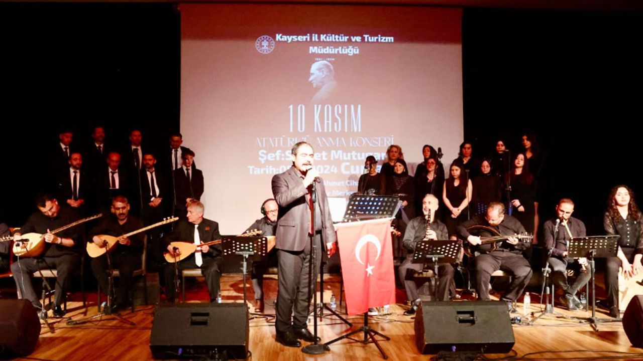 Kayseri'de unutulmaz program! Atatürk saygıyla anıldı!