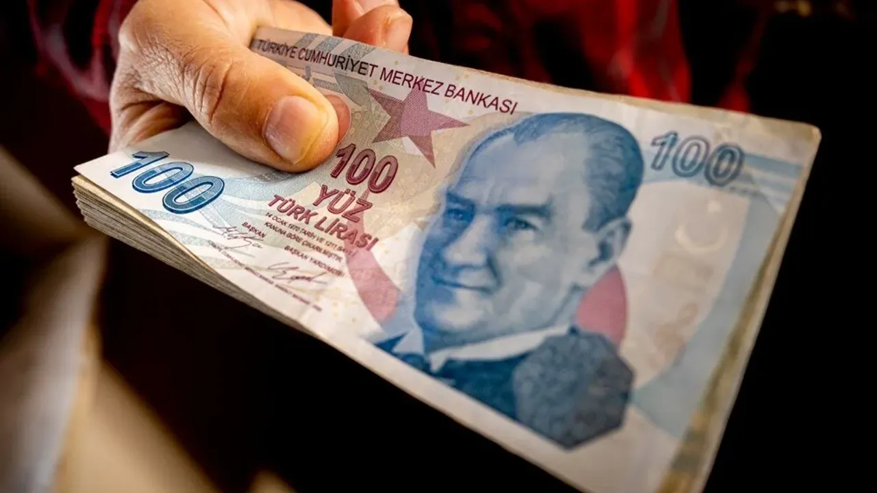 Emekli ve memura iyi haber! 2025 maaşları şimdiden açıklandı