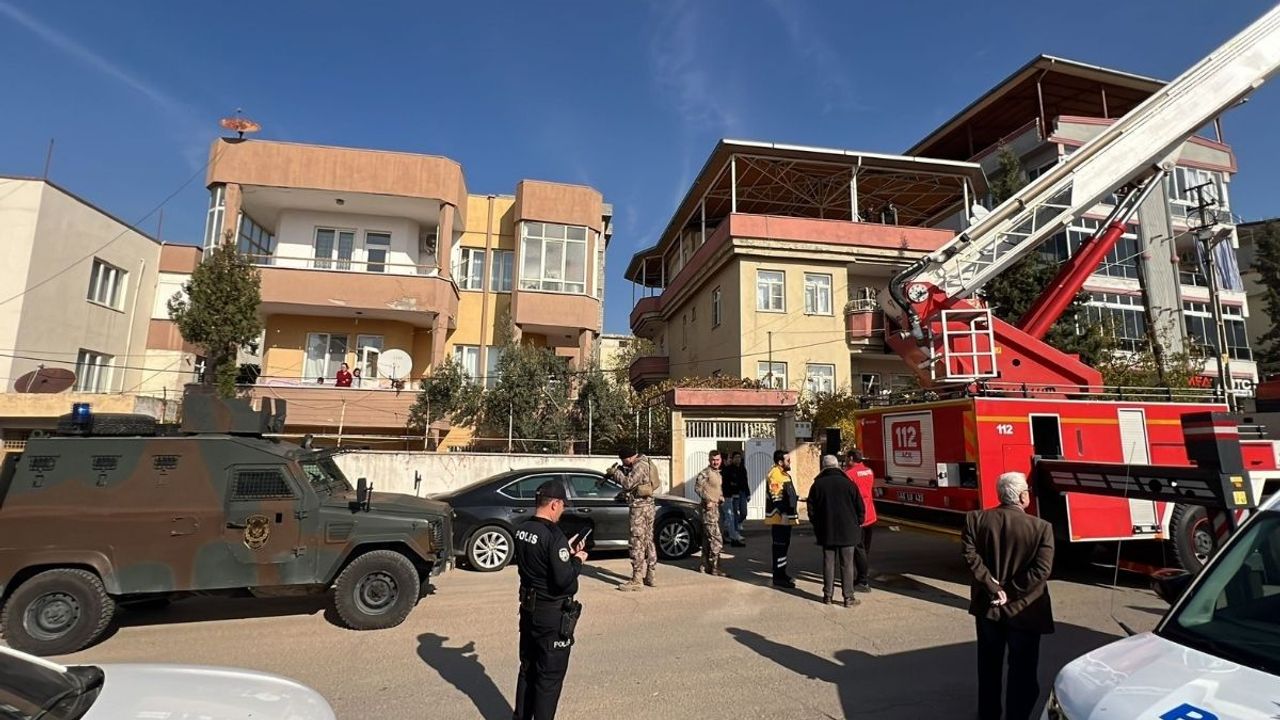 Şizofren kız aileyi rehin aldı! Ekipler harekete geçti