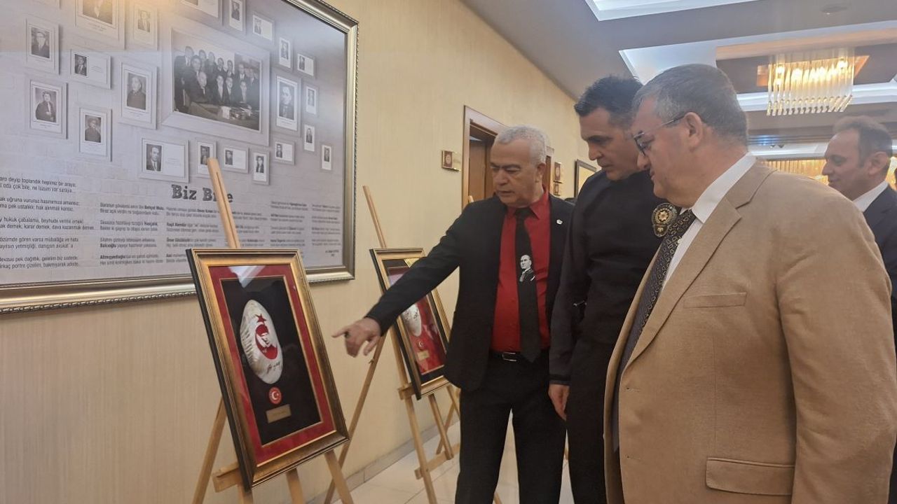 Kayseri’de ‘10 Kasım Atatürk Portreleri Sergisi’ görenleri hayran bıraktı!