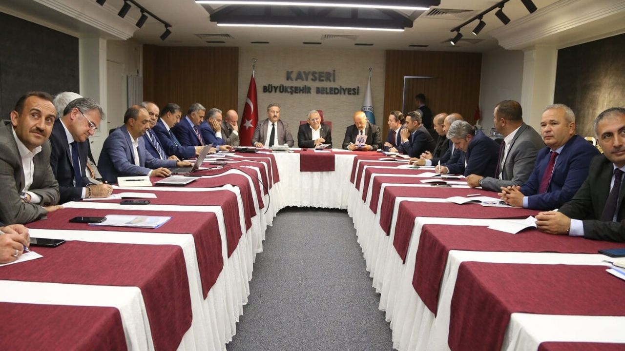 Kayseri'de belediye başkanlarının bilinmeyenleri: Kimi doktor, kimi muhtar, kimi avukat!