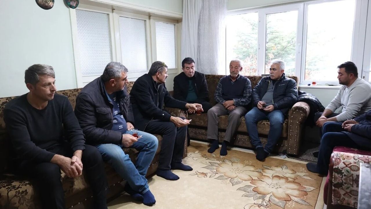 Kayseri'de trafik kazasında hayatını kaybetmişti: Başkandan acılı aileye  ziyaret!
