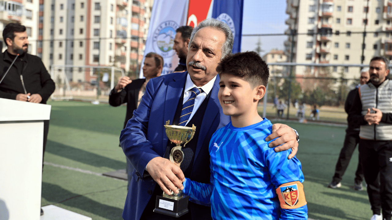 Başkan Yalçın: 'O dönemde çocukların arkalarında anne babaları yoktu!'