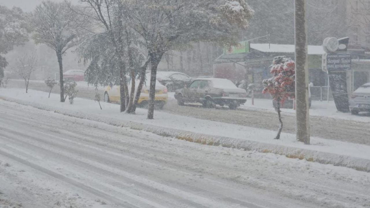 Kayseri’ye geçişlere izin verilmiyor: Ulaşım durdu!