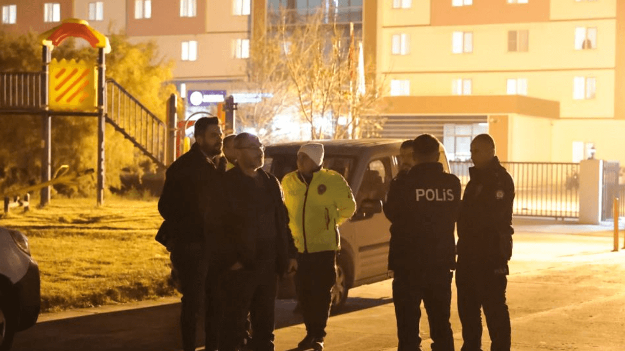 Kız öğrenci yurtları önünde ekipler düğmeye bastı! Araçlar didik didik arandı!