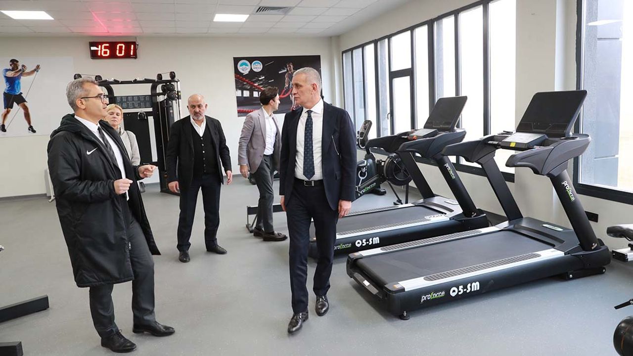 TFF Başkanı Hacıosmanoğlu'ndan Yüksek İrtifa Kamp Merkezi'ne ziyaret!
