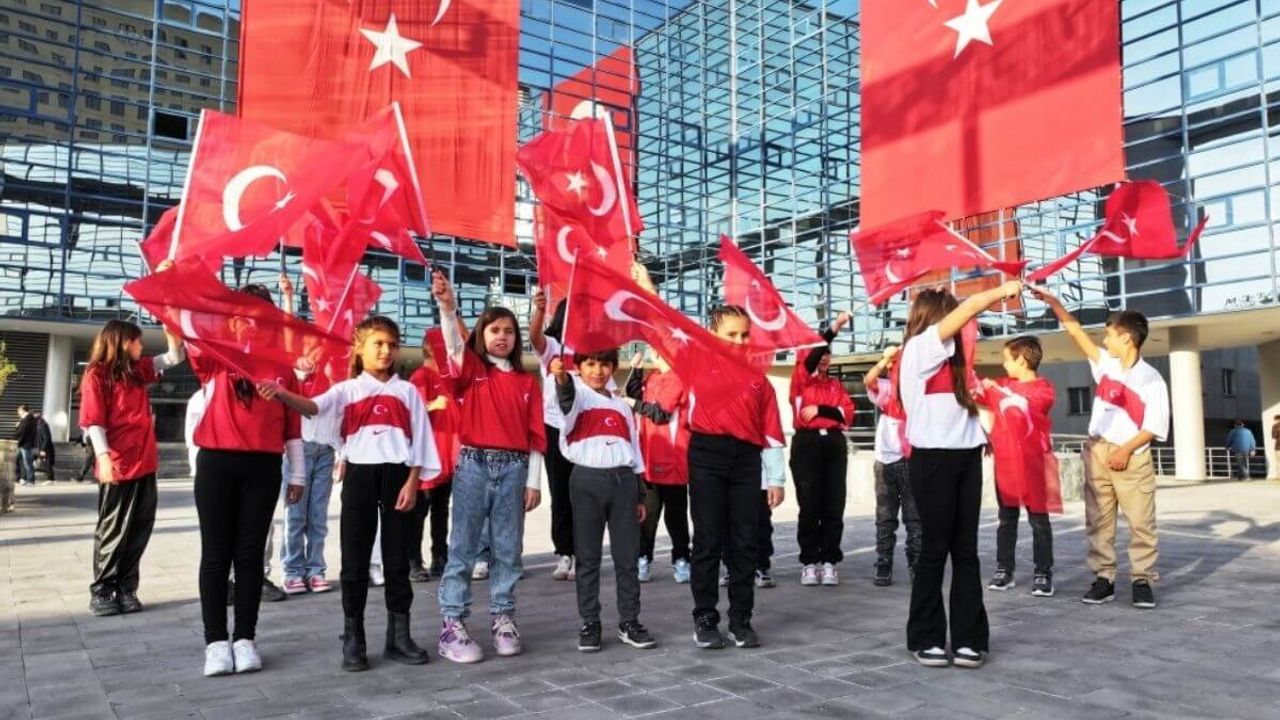 Kayseri'deki Milli maça o belediyeden özel klip!