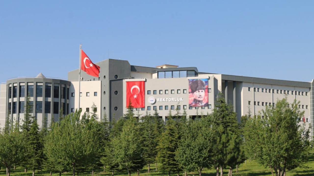 Erciyes Üniversitesi’nden küresel başarı: Listede zirveye adım attı!