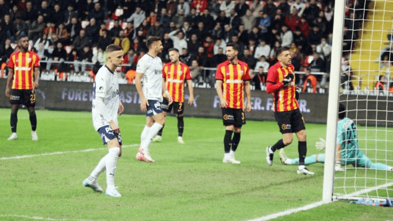 Kayserispor’a ceza yağdı! Taraftarlara bilet blokesi!