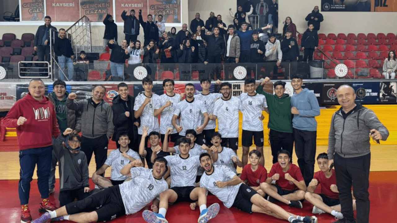 Kayseri’de Elit Voleybol’dan zafer! Rakibine fark attı!