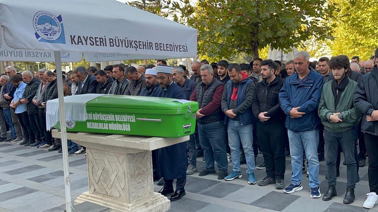 Kayseri'de 9'uncu kattan düşen lise öğrencisi toprağa verildi!