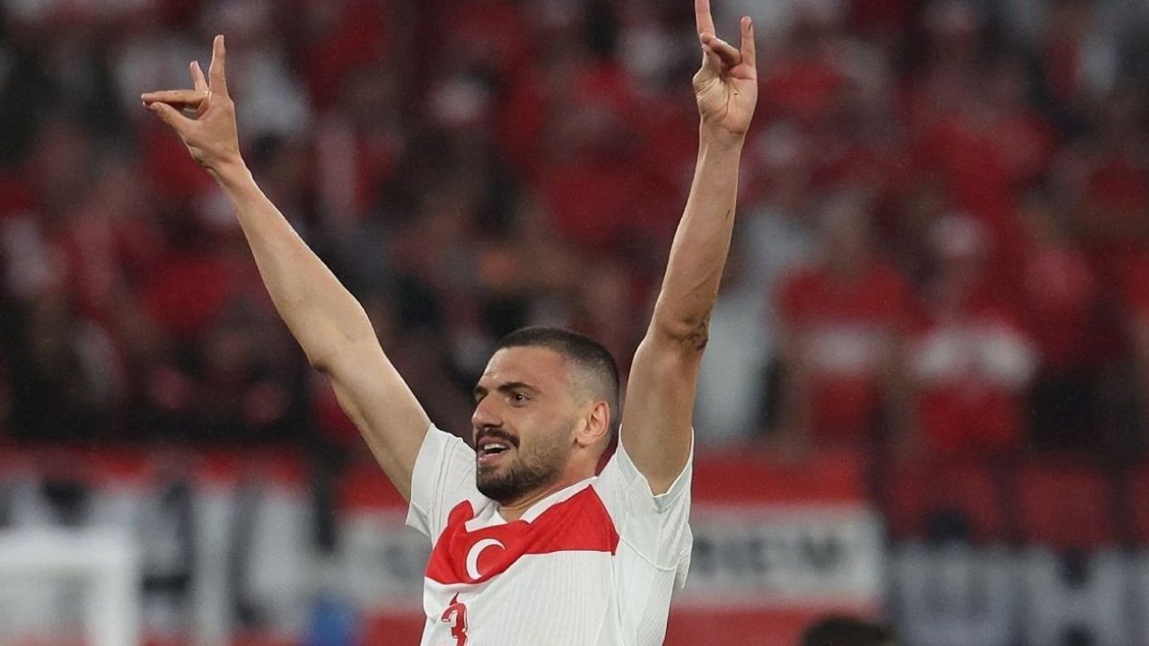 Milli futbolcu Merih Demiral'dan Kayseri'de dikkat çeken paylaşım!