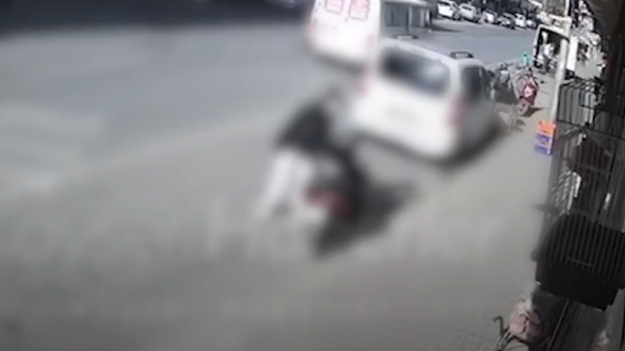 Kayseri’de 2 çocuk motosikletten telefon çaldı!