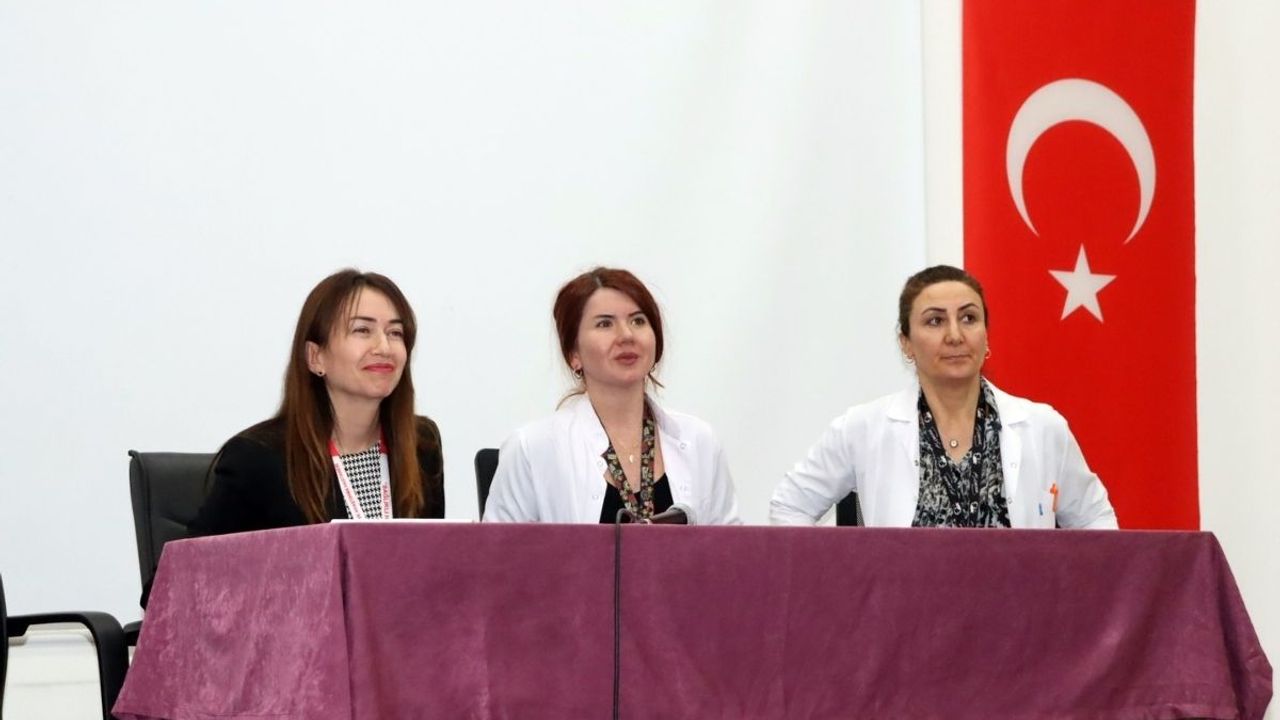 Kayseri'de öğrencilere o konuda eğitimi doktorlar verdi!