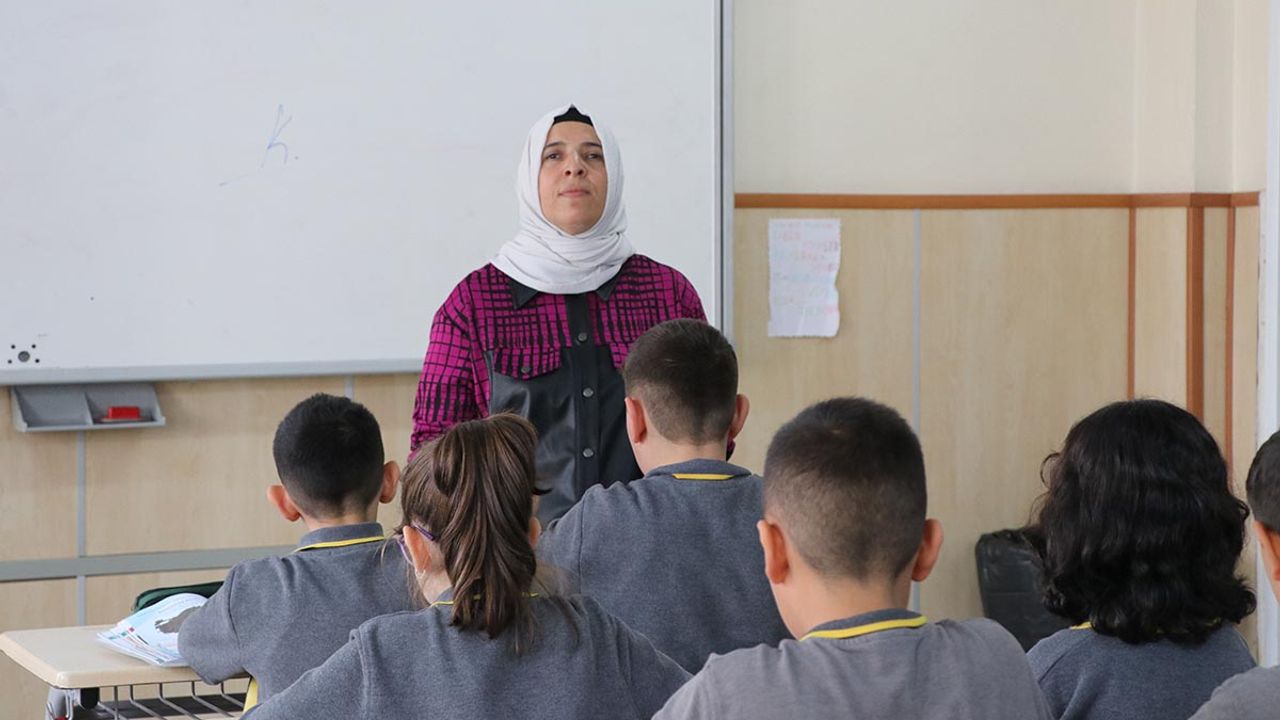Sosyal Bilgiler Öğretmeni Şengül Aslan: Hiçbir şey yapamayacağımızı düşünüyorlar
